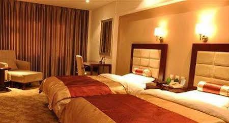Changchun Yipin Jiliang International Hotel Экстерьер фото