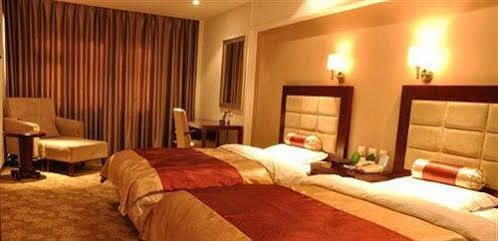 Changchun Yipin Jiliang International Hotel Экстерьер фото